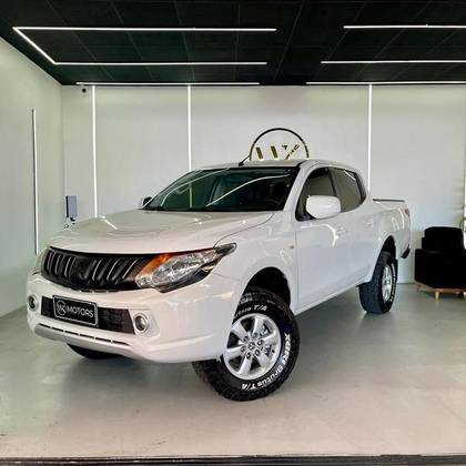MITSUBISHI L200 TRITON 2.4 16V TURBO DIESEL GL CD 4X4 MANUAL MITSUBISHI L200 TRITON 2.4 16V TURBO DIESEL GL CD 4X4 MANUAL
